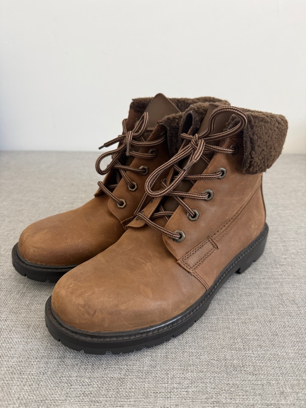 Earth Brown leather Lace-Up Women's Boots with Faux Shearling Collar